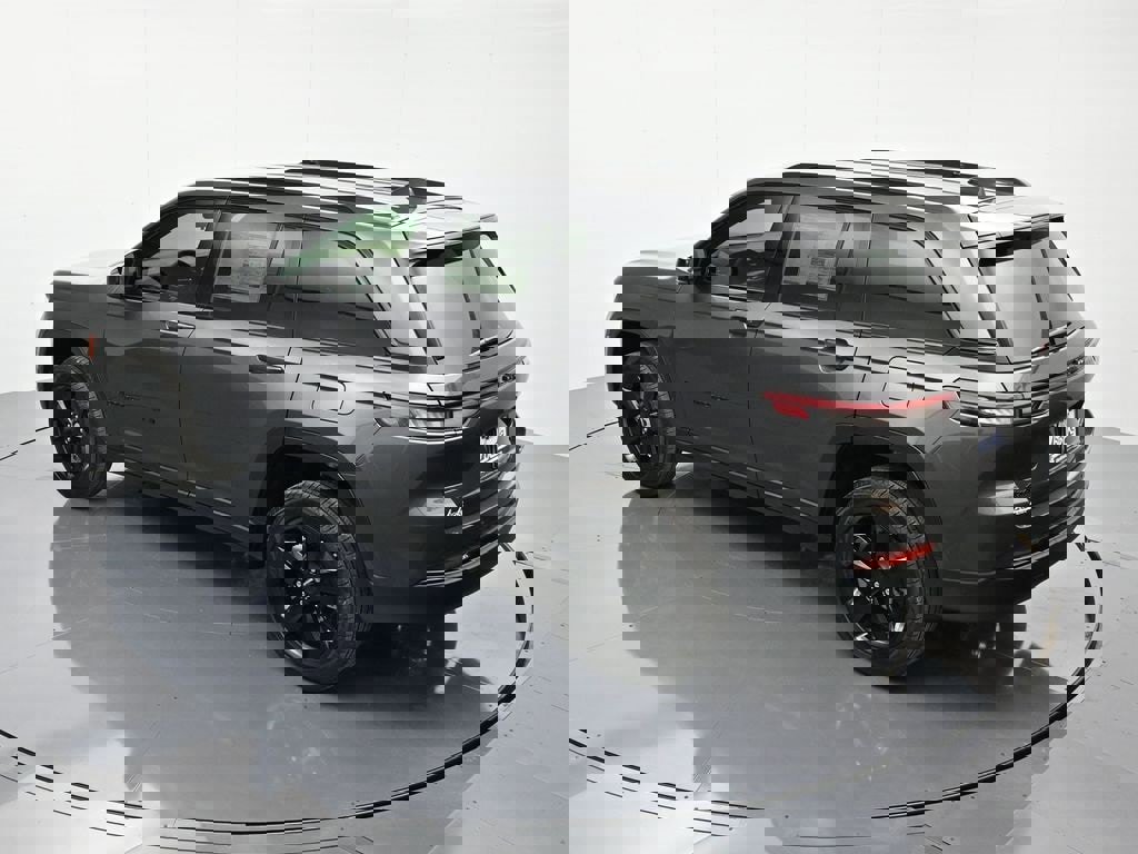 New 2025 Jeep Grand Cherokee Limited w/ Black Appearance Package image 31