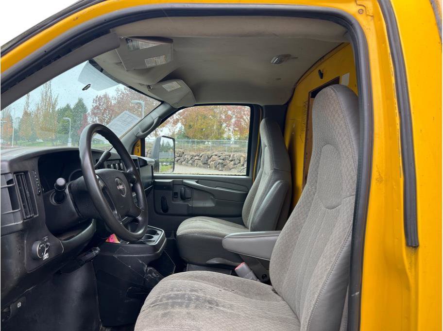 Used 2008 GMC Savana 3500 RWD image 3