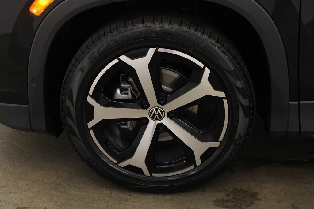 New 2026 Volkswagen Tiguan SE FWD image 28