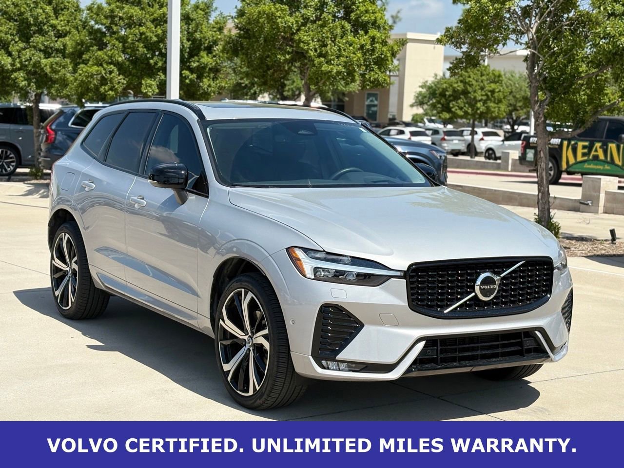 Certified 2023 Volvo XC60 B5 Ultimate w/ Climate Package image 5