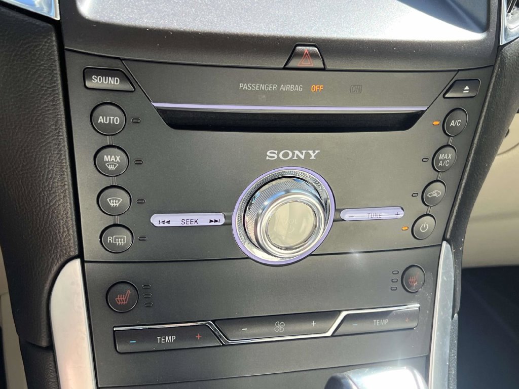 Used 2018 Ford Edge Titanium w/ Ford Safe & Smart Package AWD/4WD image 28