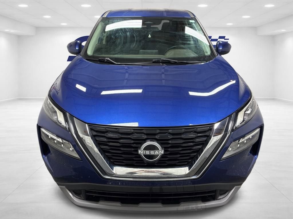 Used 2023 Nissan Rogue SV image 2