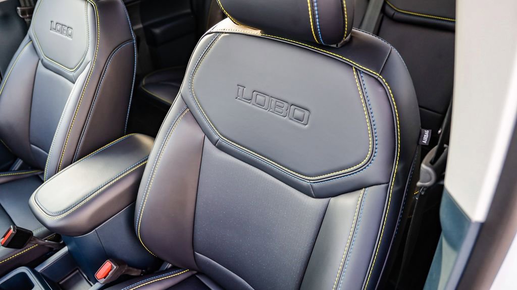 Used 2025 Ford Maverick Lobo image 30