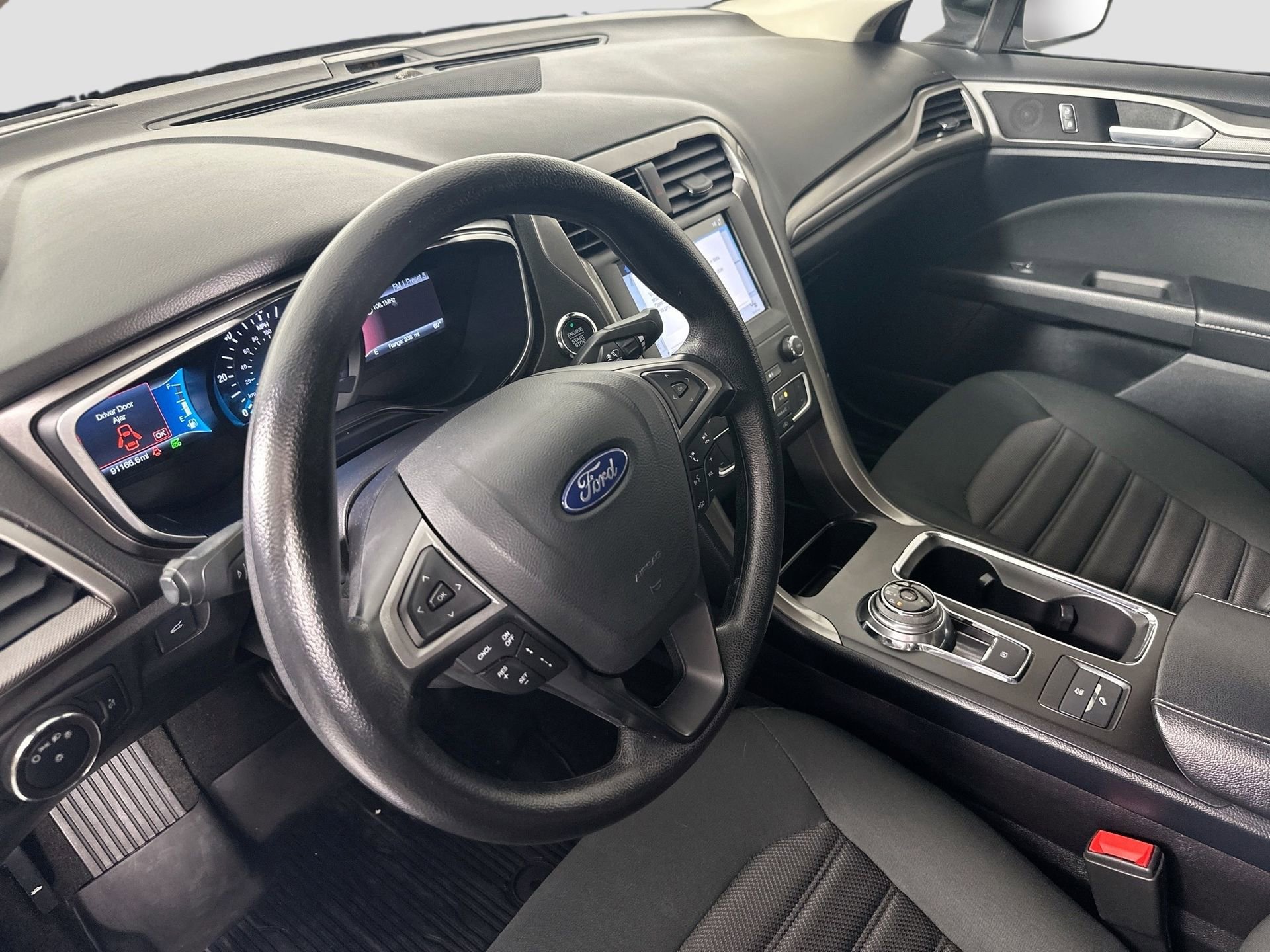 Used 2019 Ford Fusion SE image 9