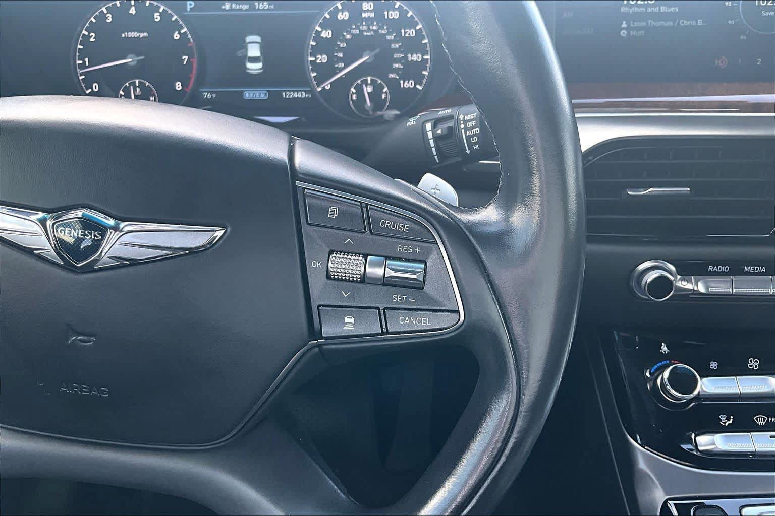 Used 2018 Genesis G90 3.3T Premium RWD image 25