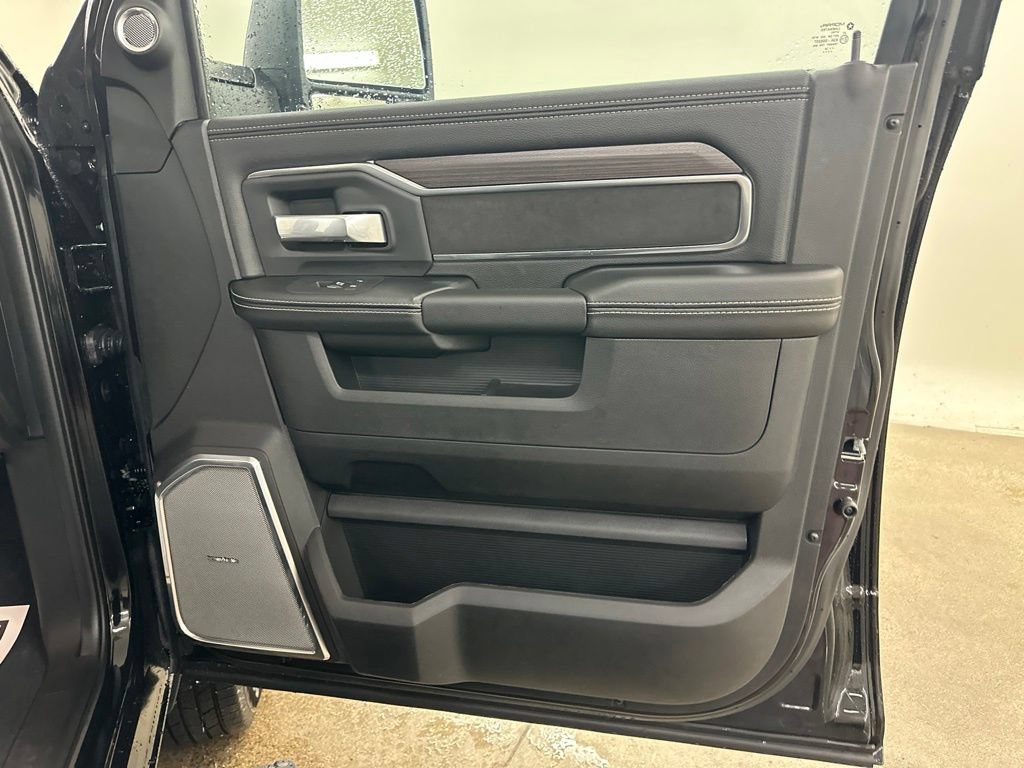 New 2026 RAM 3500 Laramie AWD/4WD image 22