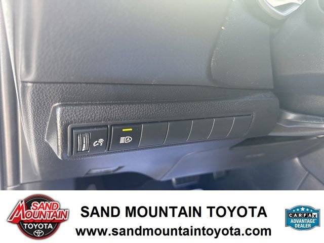 Used 2022 Toyota Corolla SE FWD image 15