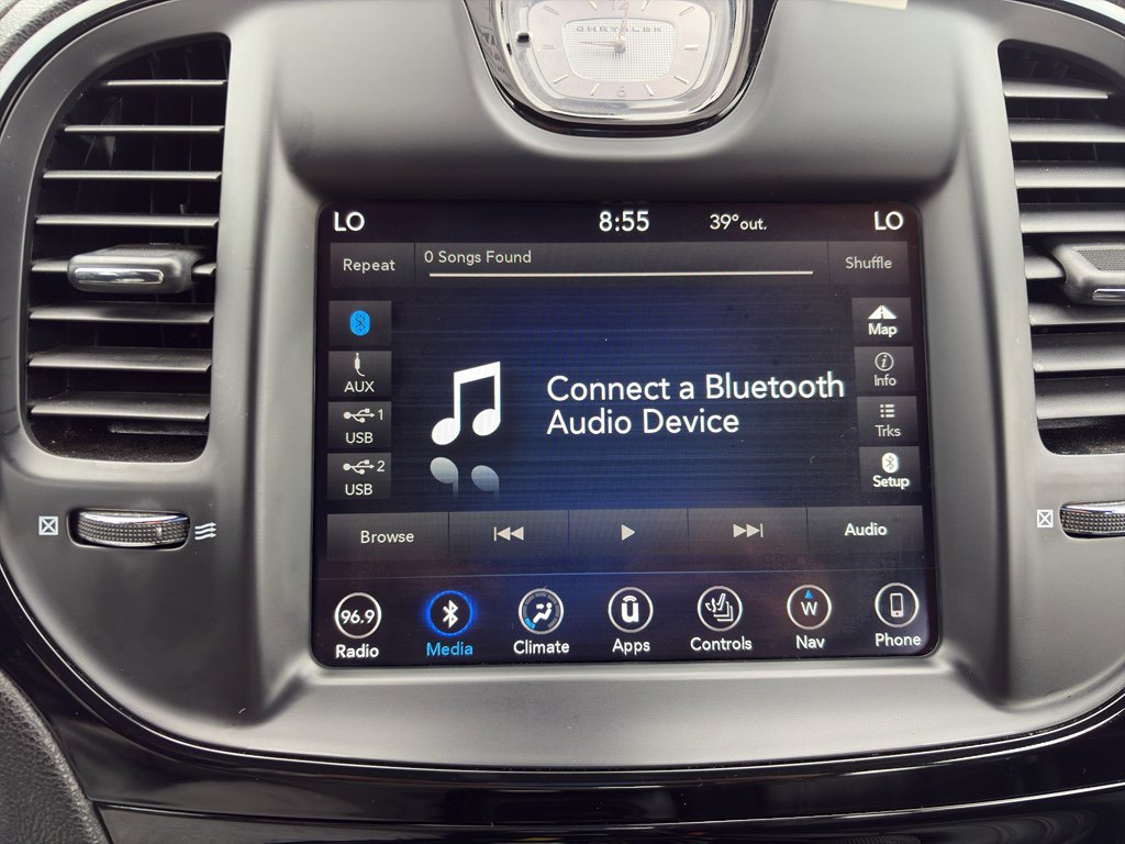 Used 2018 Chrysler 300 S w/ 300S Premium Group image 16