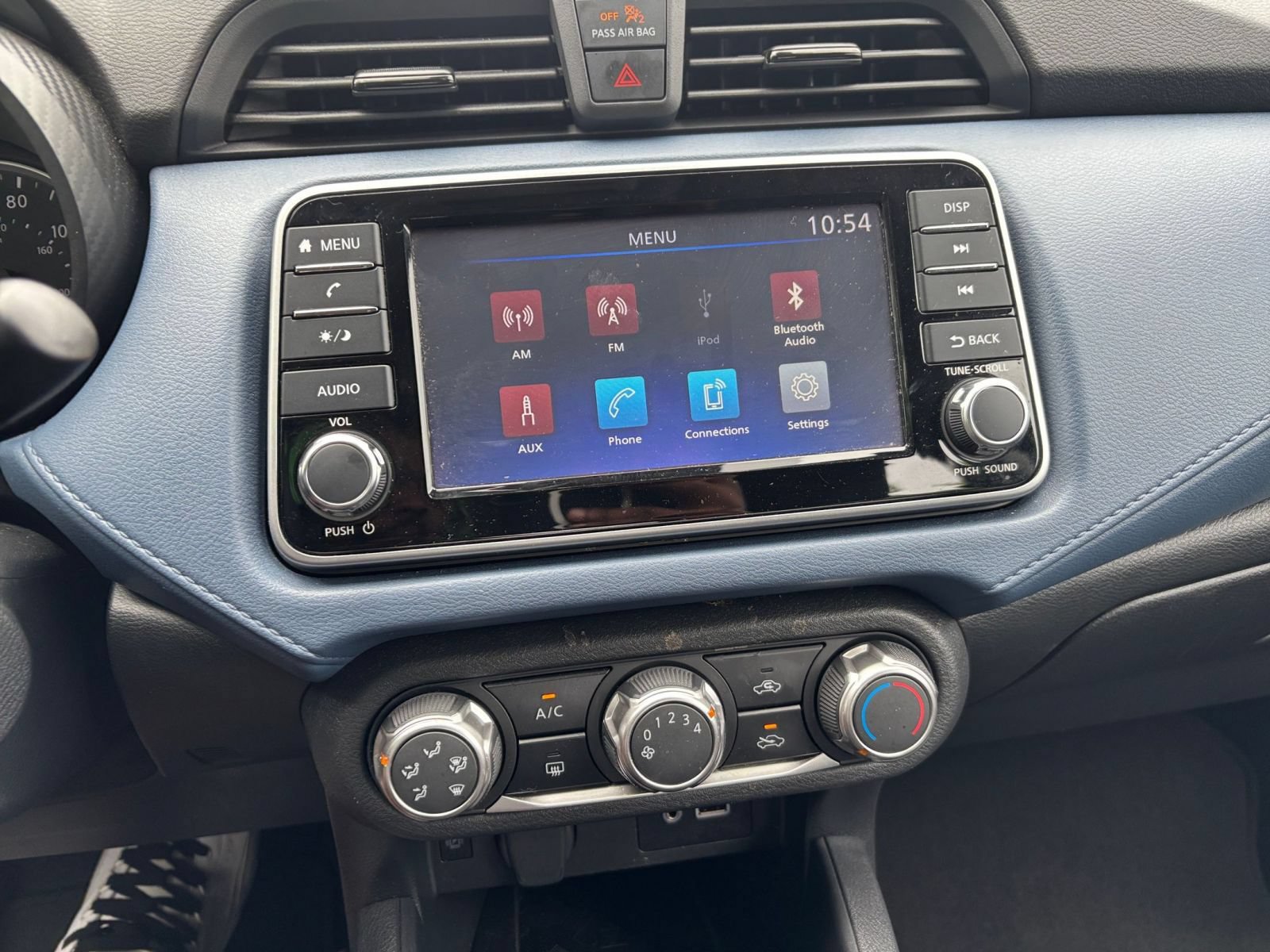Used 2025 Nissan Versa SV FWD image 17