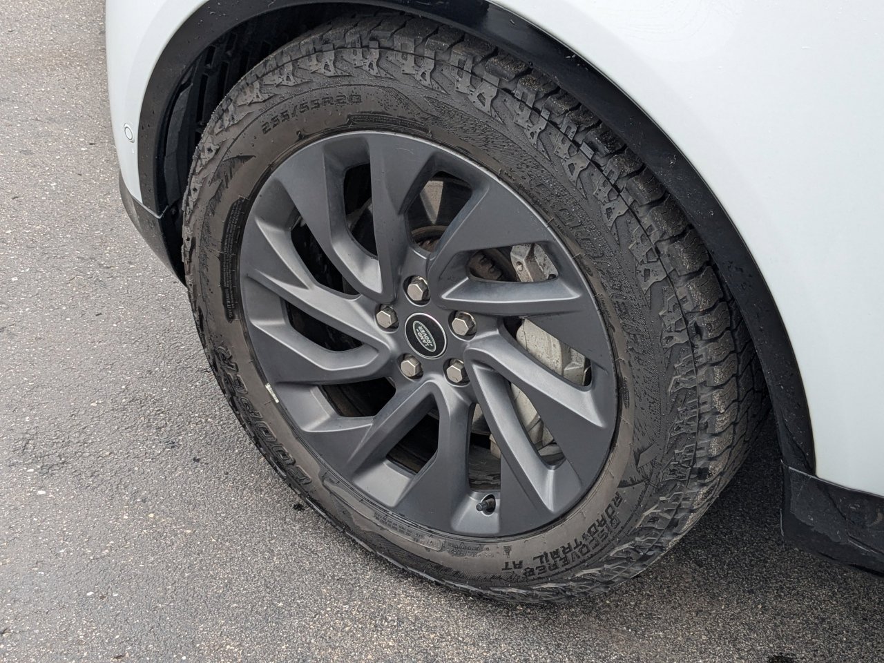 Used 2023 Land Rover Discovery S R-Dynamic AWD/4WD image 11