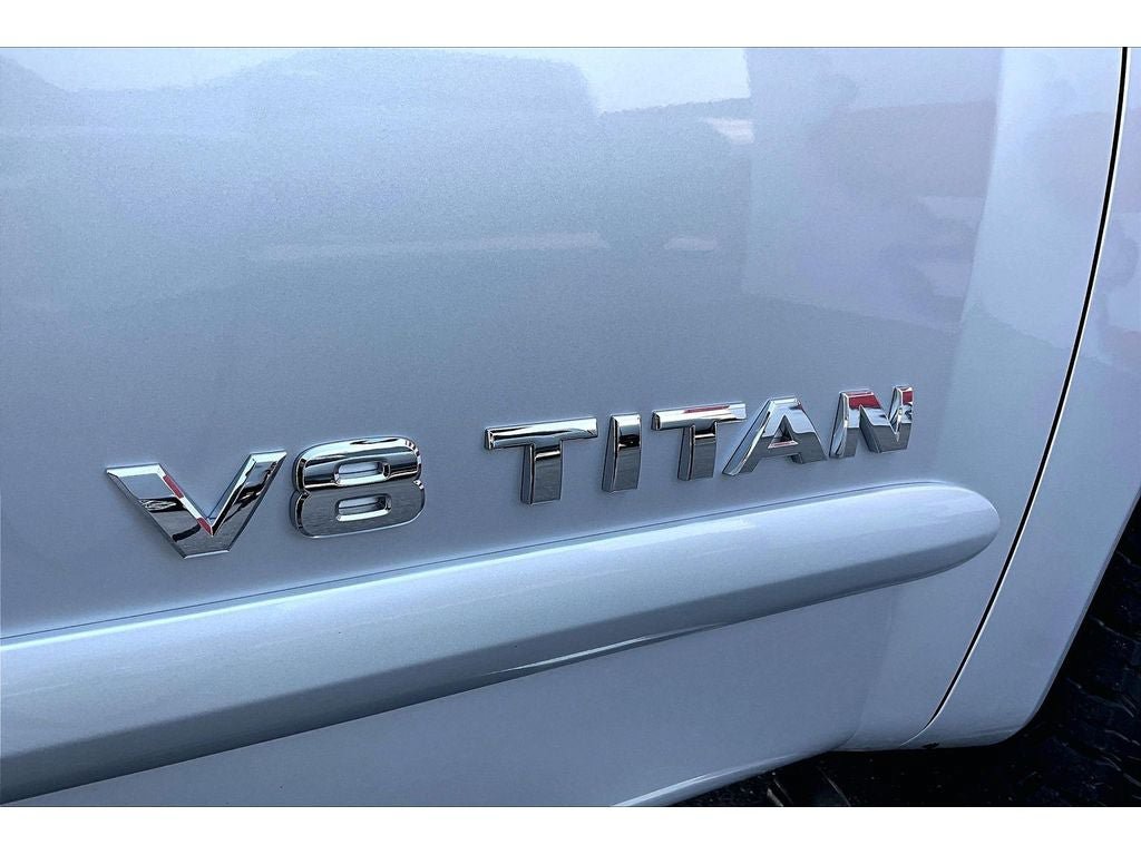 Used 2010 Nissan Titan SE w/ SE Value Truck Pkg AWD/4WD image 32