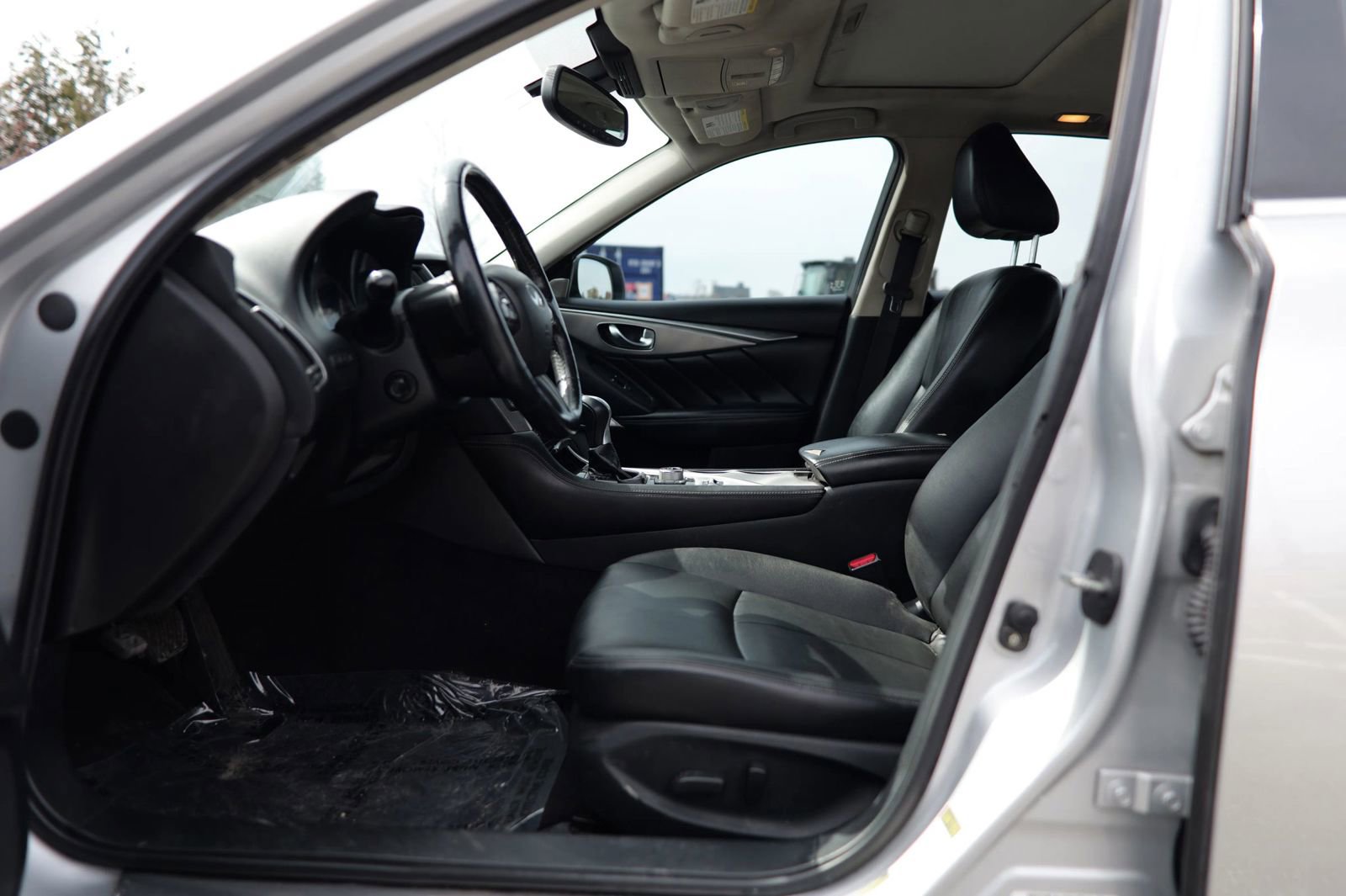 Used 2017 INFINITI Q50 Premium w/ 2.0T Premium Plus Package image 17