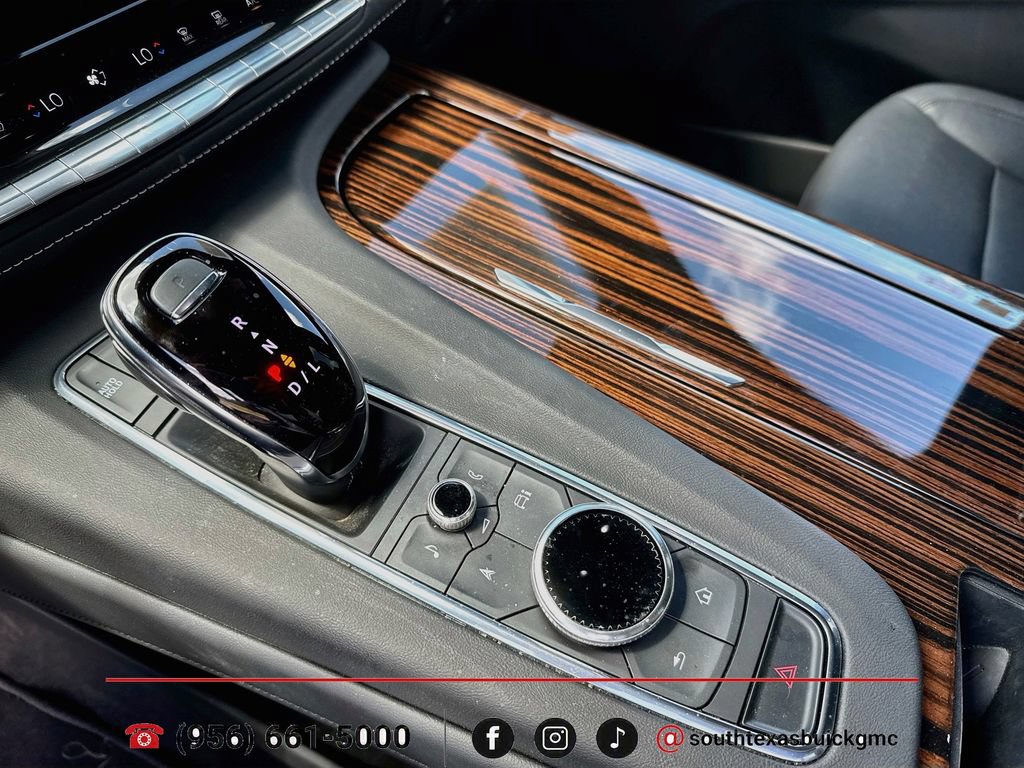 Used 2024 Cadillac Escalade Luxury RWD image 21