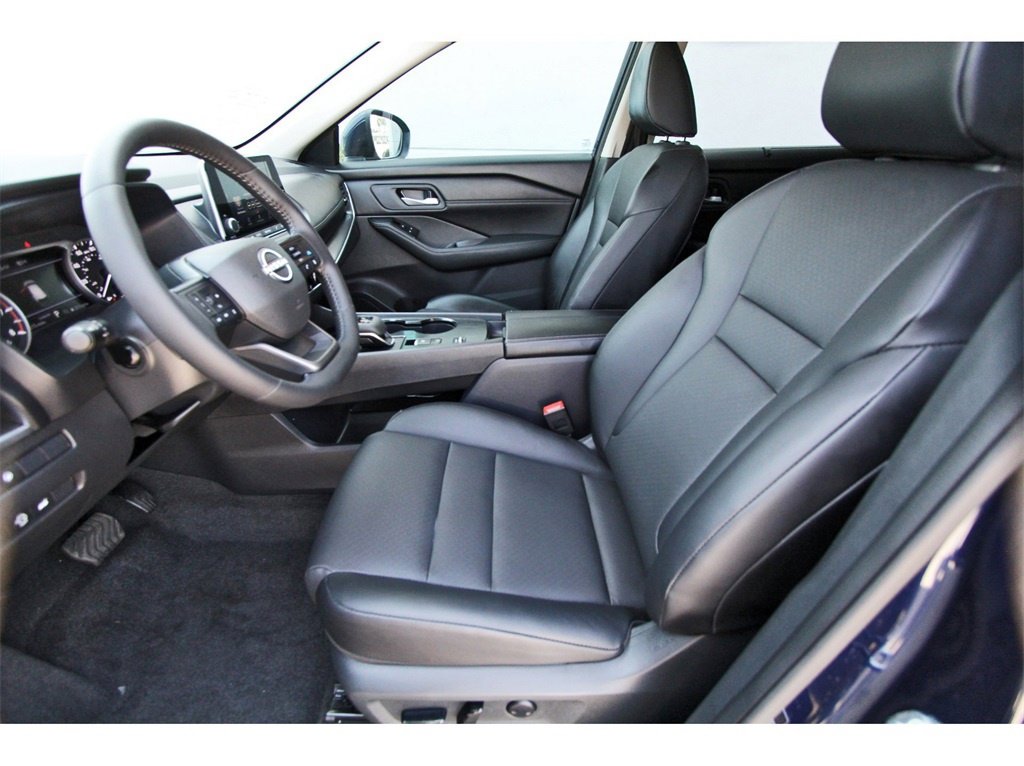 Used 2026 Nissan Rogue SV w/ SV Premium Package image 6
