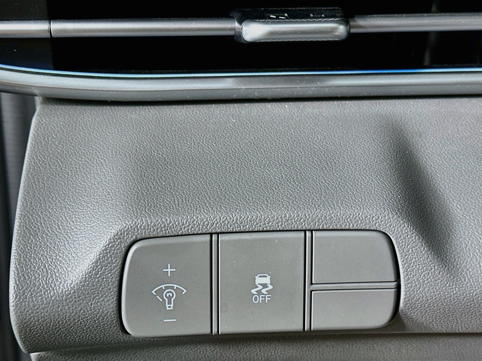 Used 2025 Hyundai Elantra SEL FWD image 17