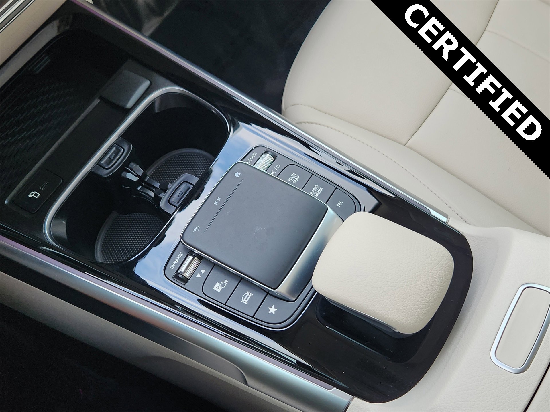 Certified 2022 Mercedes-Benz EQB 300 4MATIC image 19