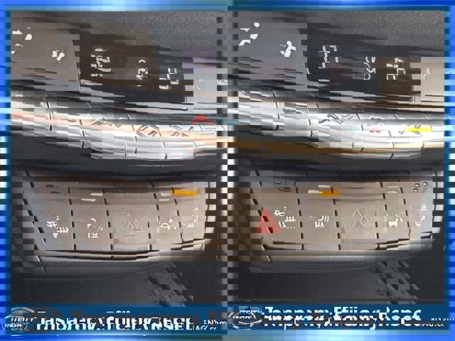 Used 2023 Cadillac XT4 Luxury w/ Cold Weather Package image 28