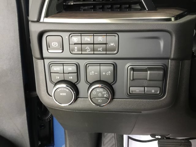 New 2026 Chevrolet Suburban LT w/ Comfort Package AWD/4WD image 34