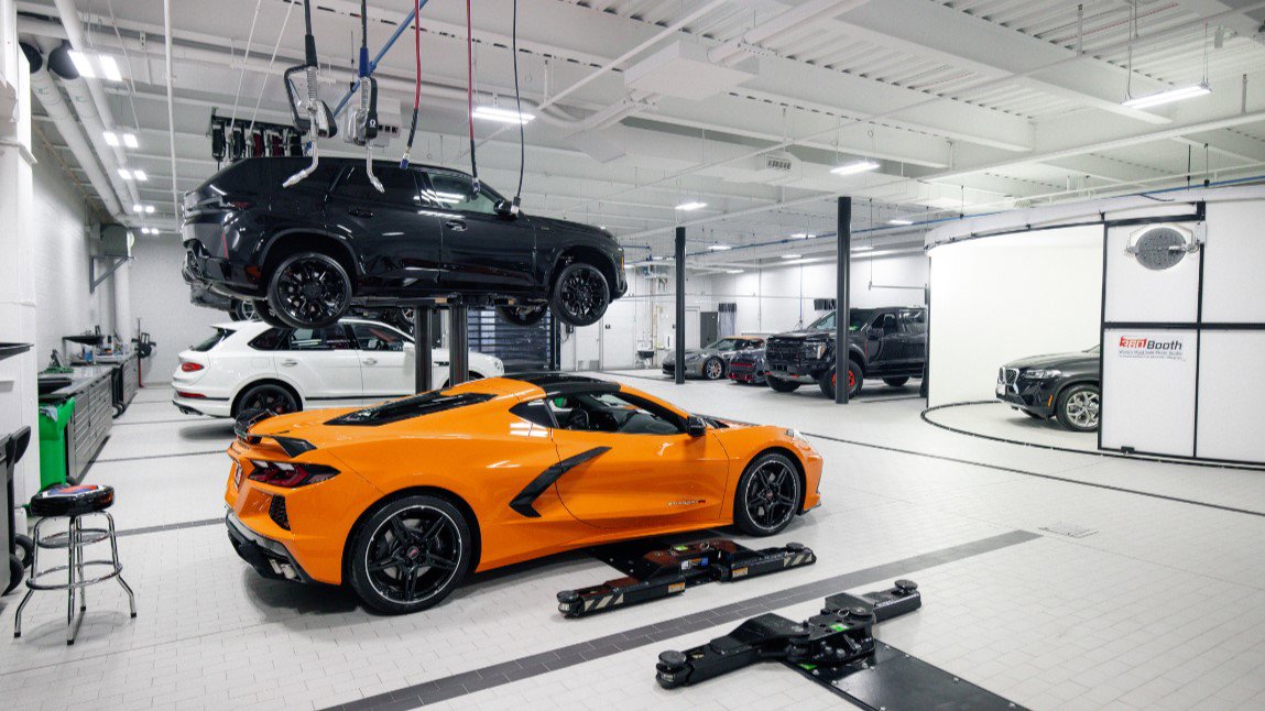 Used 2022 Chevrolet Corvette Stingray Coupe w/ 1LT image 20