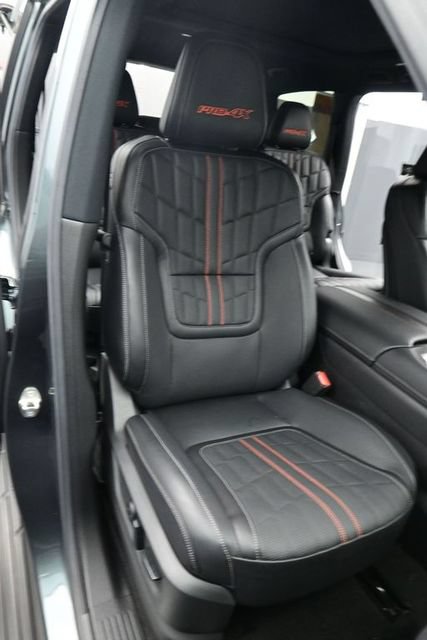 Used 2025 Nissan Armada PRO-4X w/ Pro-4X Premium Package AWD/4WD image 18