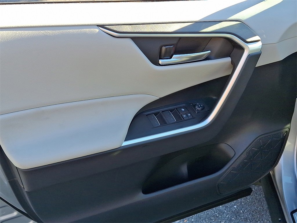 New 2025 Toyota RAV4 XLE image 7