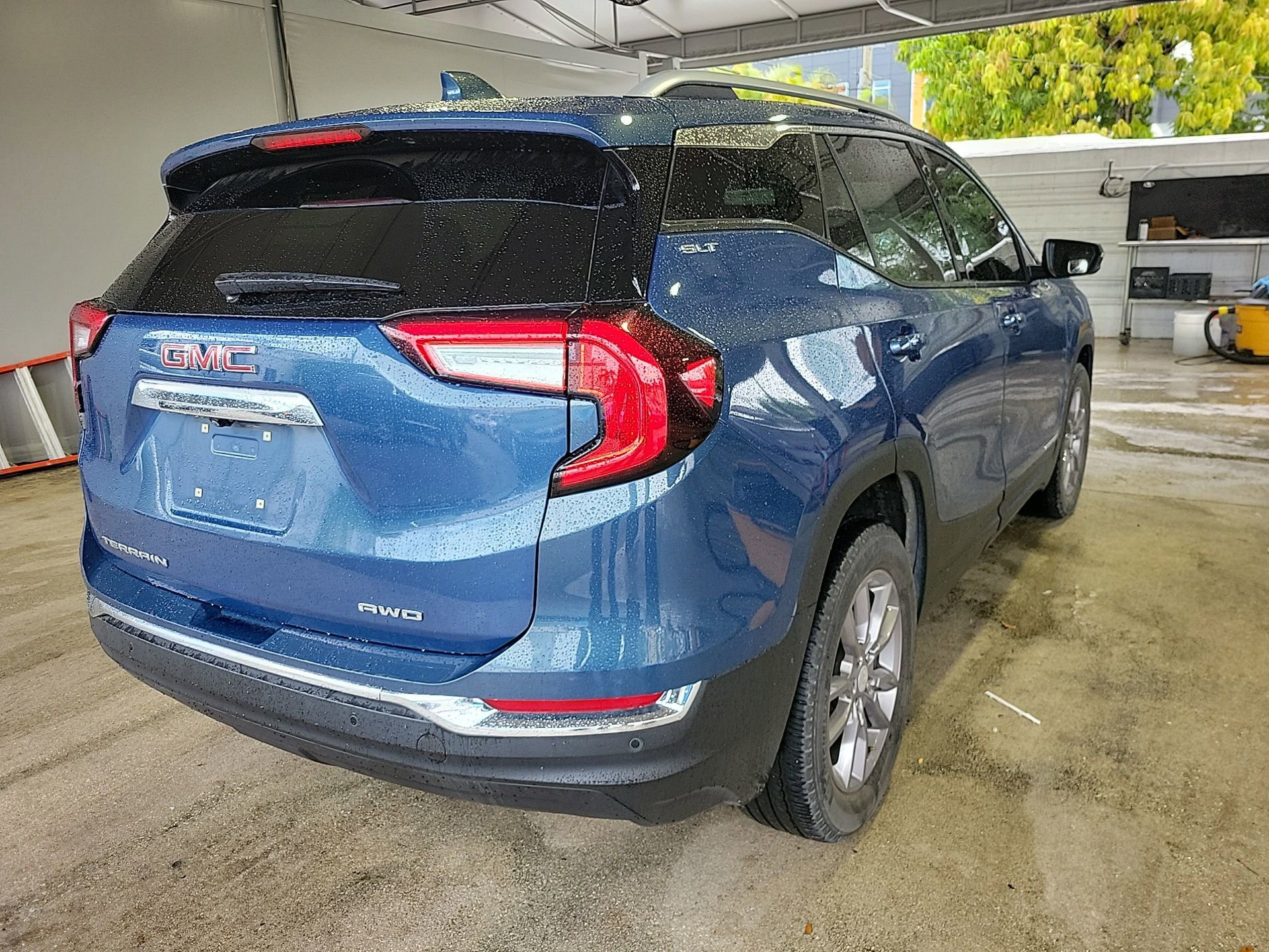Used 2024 GMC Terrain SLT w/ LPO, Floor Liner Package image 12