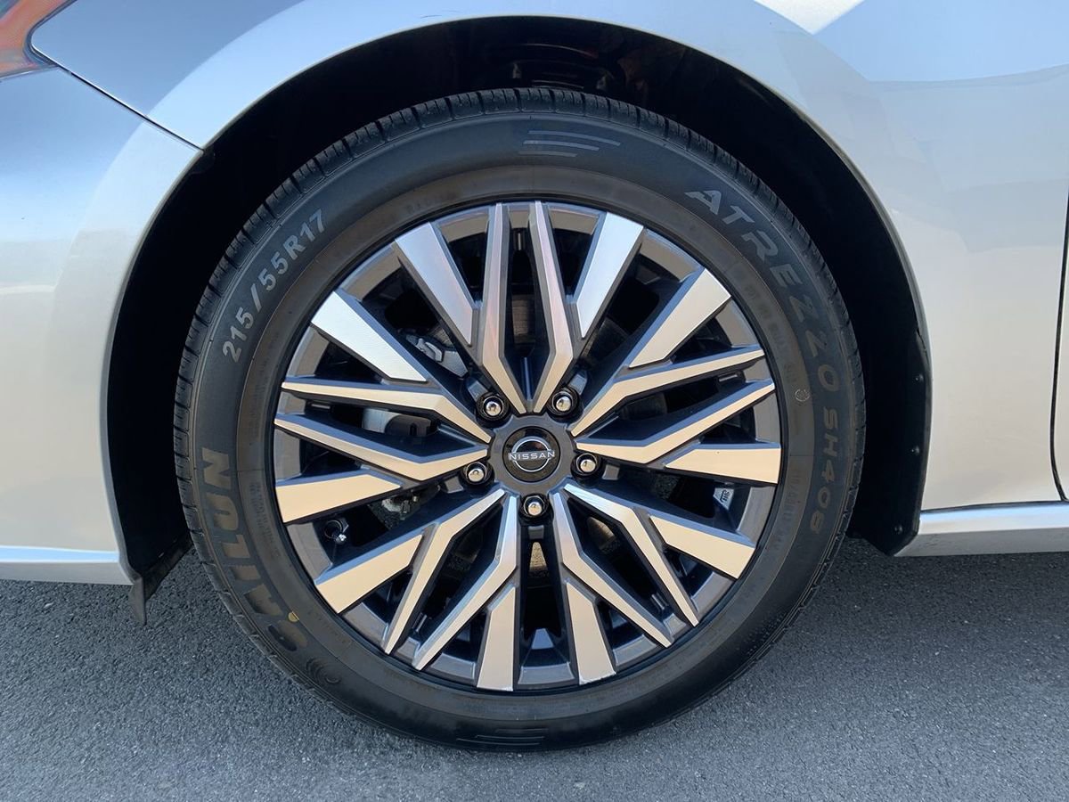Used 2023 Nissan Altima 2.5 SV FWD image 10