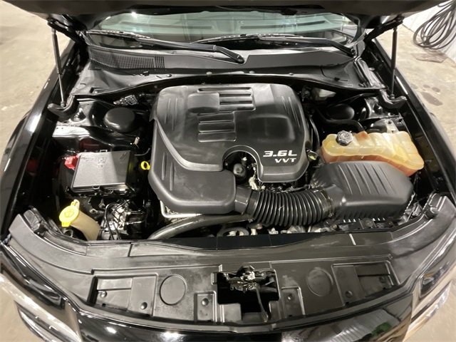 Used 2013 Chrysler 300 image 21