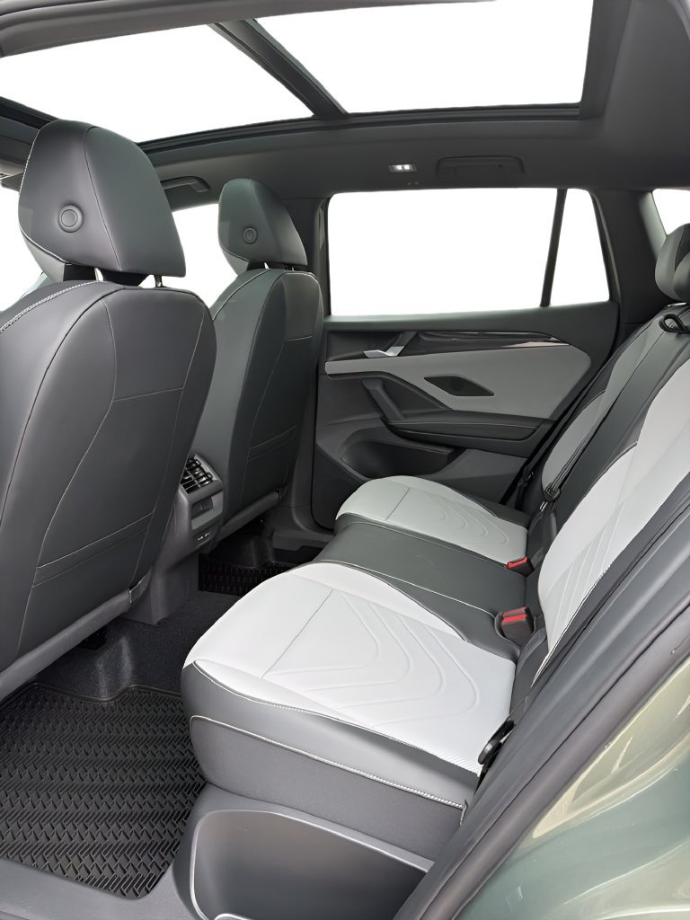 New 2026 Volkswagen Tiguan SE R-Line AWD/4WD image 11