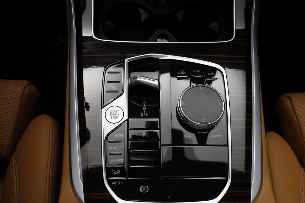 Certified 2026 BMW X5 xDrive40i w/ Climate Comfort Package image 12