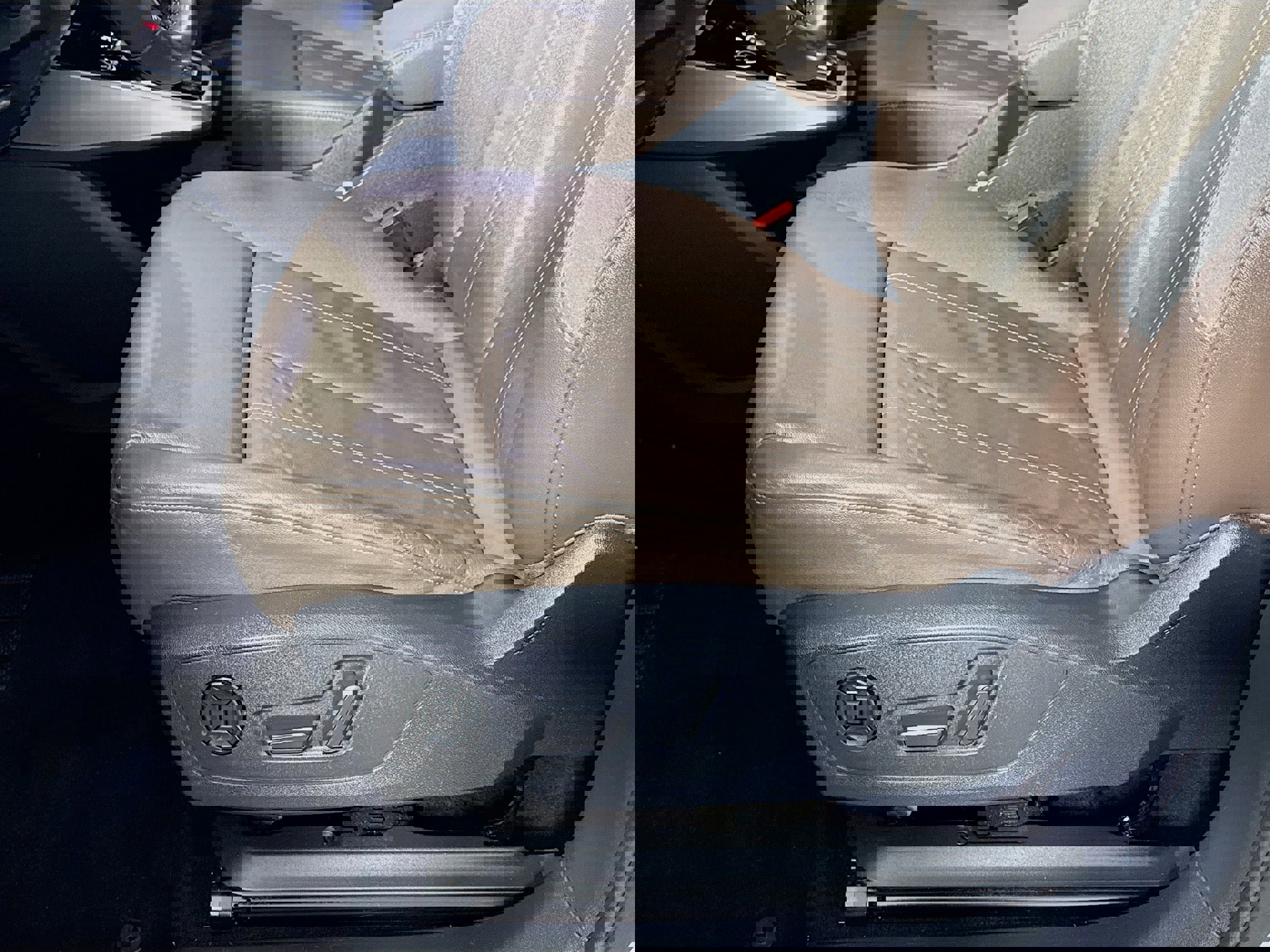 Used 2022 Audi Q4 e-tron Premium w/ Convenience Package image 20