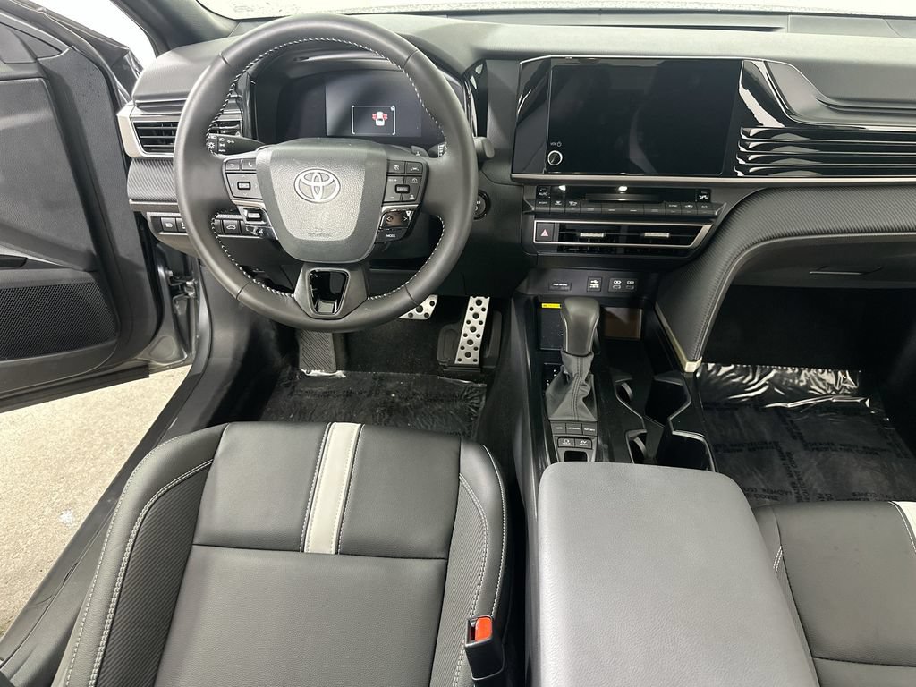 Used 2026 Toyota Camry SE FWD image 17