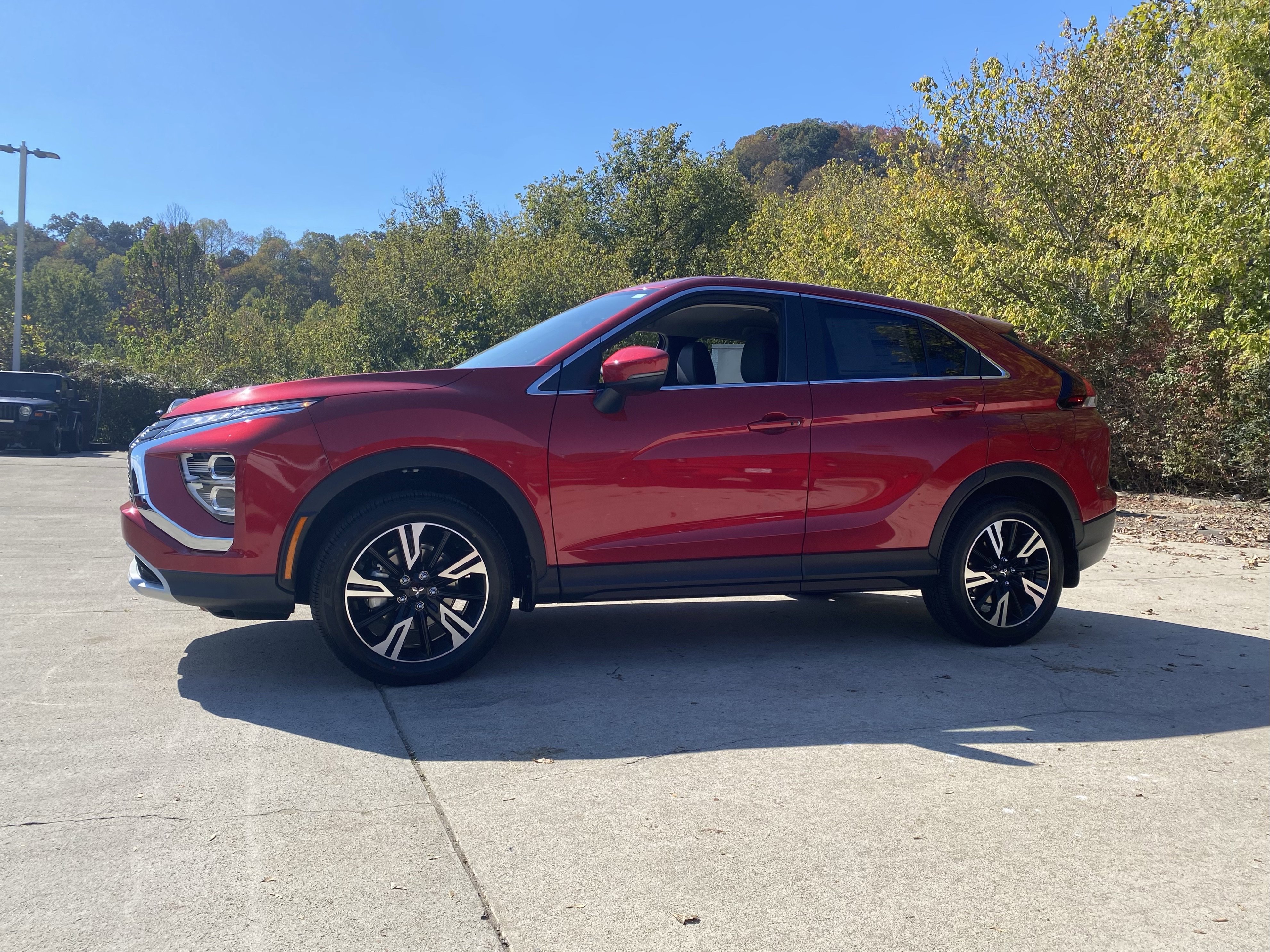 New 2026 Mitsubishi Eclipse Cross SE image 2