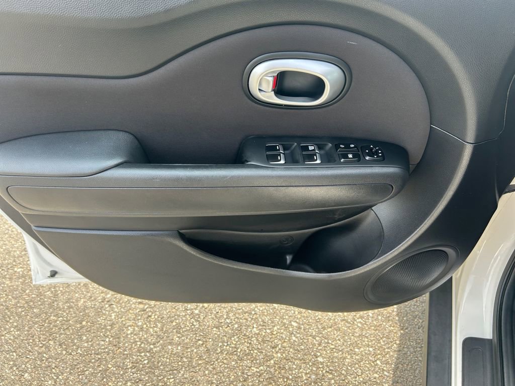 Used 2019 Kia Soul FWD image 21