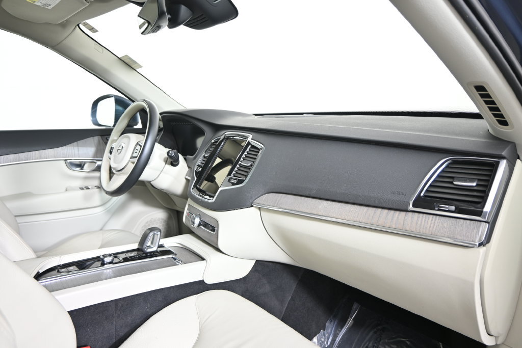 Used 2023 Volvo XC90 B6 Plus w/ Protection Package Premier AWD/4WD image 14
