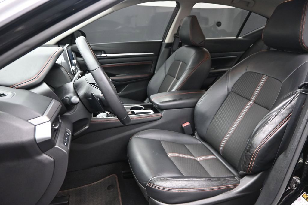 Used 2023 Nissan Altima 2.5 SR FWD image 16