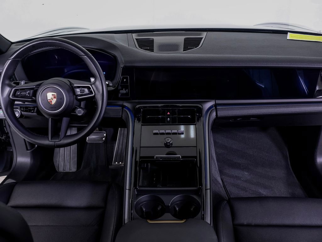 Certified 2025 Porsche Panamera w/ Premium Package RWD image 7