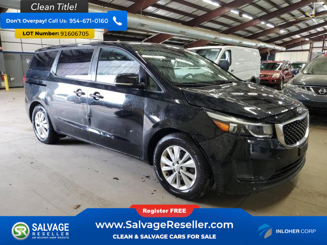 Used 2017 Kia Sedona L image 5
