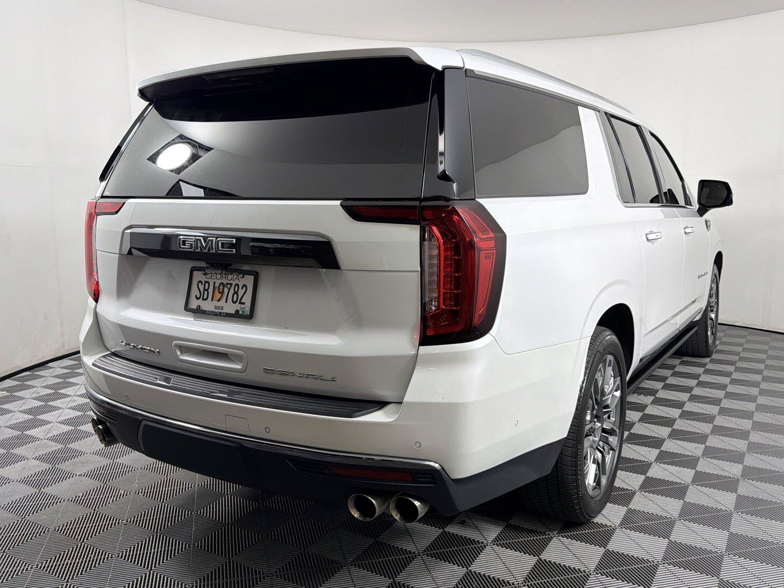 Certified 2023 GMC Yukon XL Denali Ultimate AWD/4WD image 6