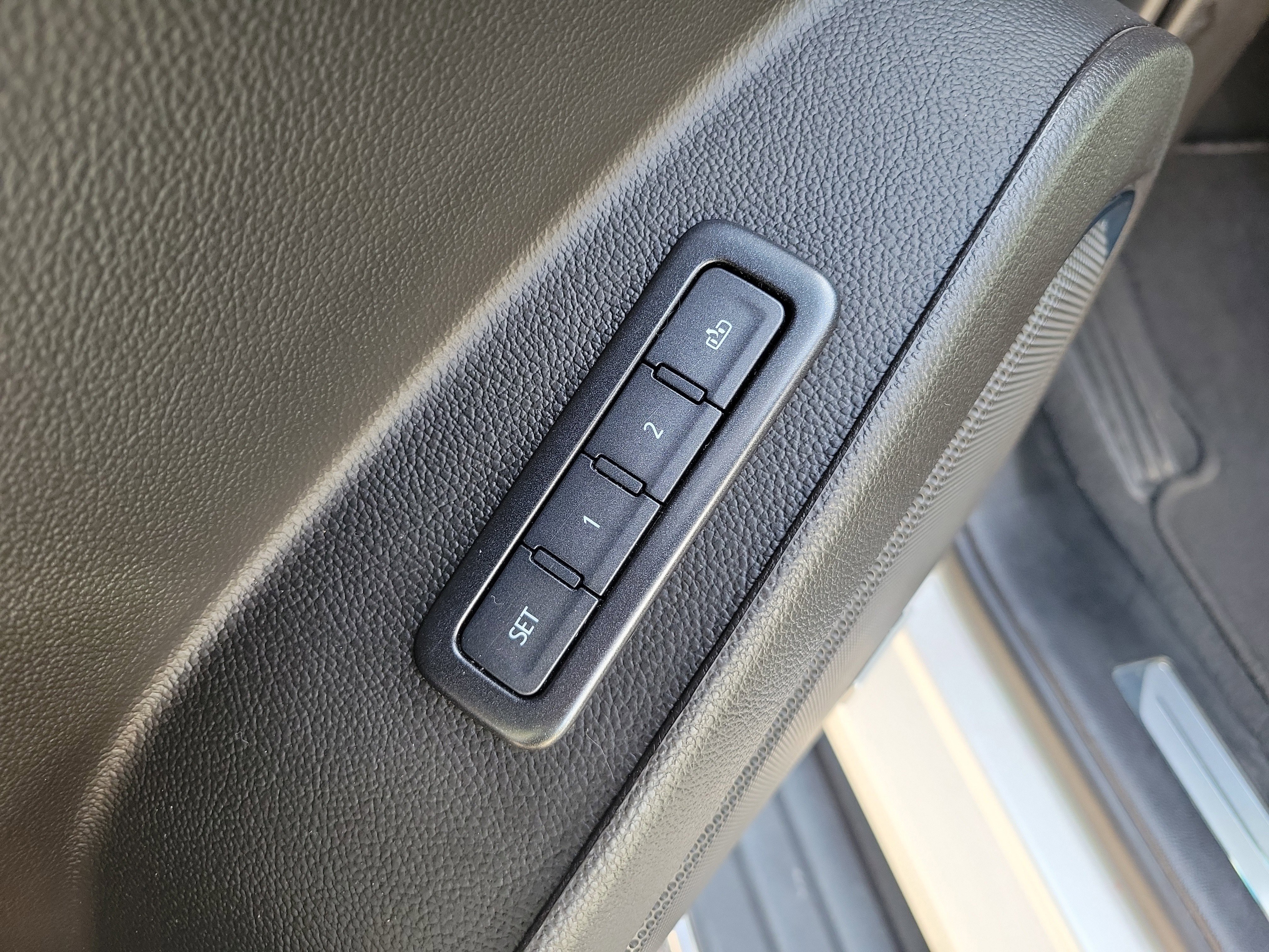 Used 2019 GMC Yukon XL SLT w/ Premium Edition RWD image 23