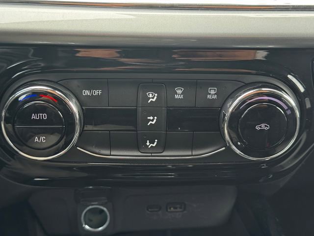 Used 2025 Chevrolet Trax LT image 33