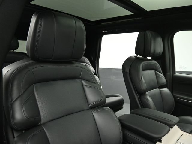 Used 2025 Lincoln Navigator L Reserve w/ Jet Appearance Package image 28