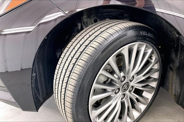 Used 2022 Toyota Avalon Limited w/ Advanced Safety Package FWD image 34