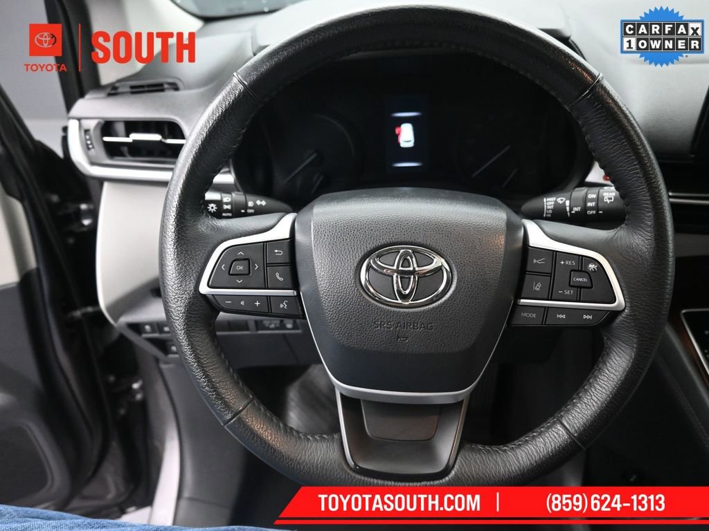 Used 2023 Toyota Sienna XLE image 24
