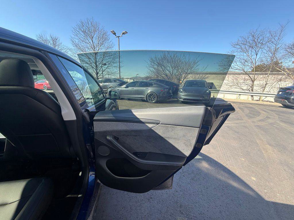 Used 2026 Tesla Model Y Long Range AWD/4WD image 16