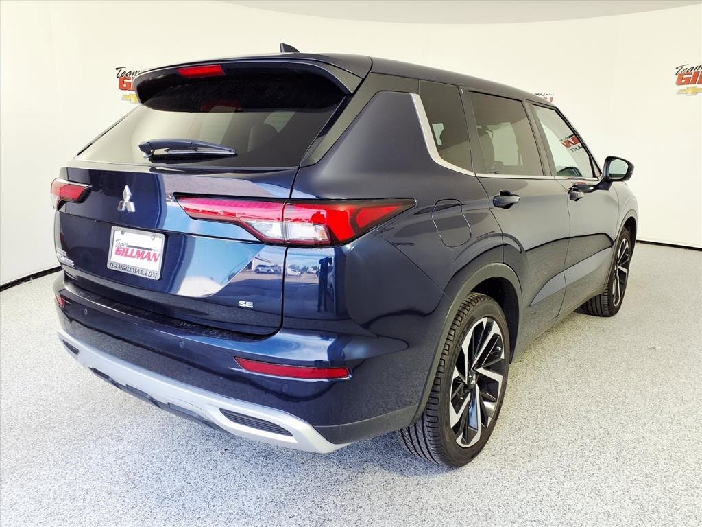 Used 2024 Mitsubishi Outlander SE Black Edition image 7