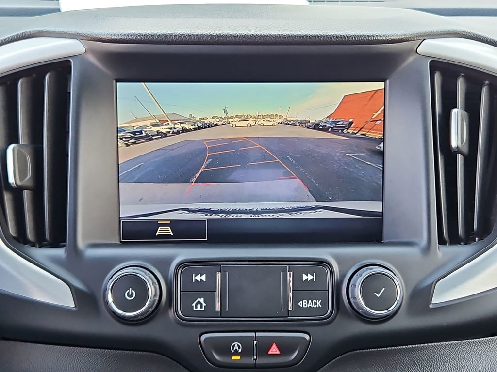 Used 2024 GMC Terrain SLT image 17