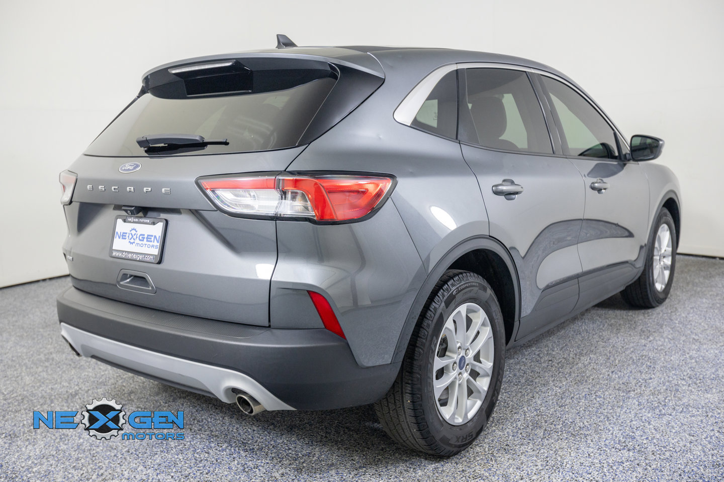 Used 2021 Ford Escape SE FWD image 8
