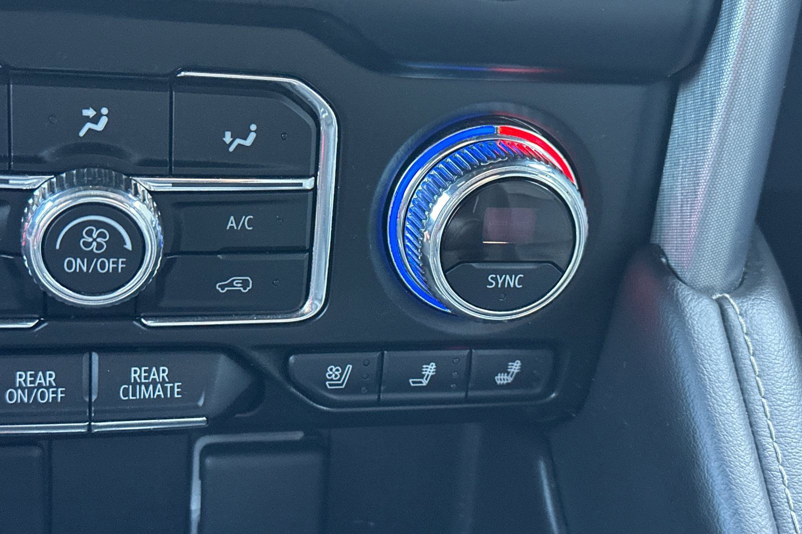 Used 2021 GMC Yukon SLT image 32