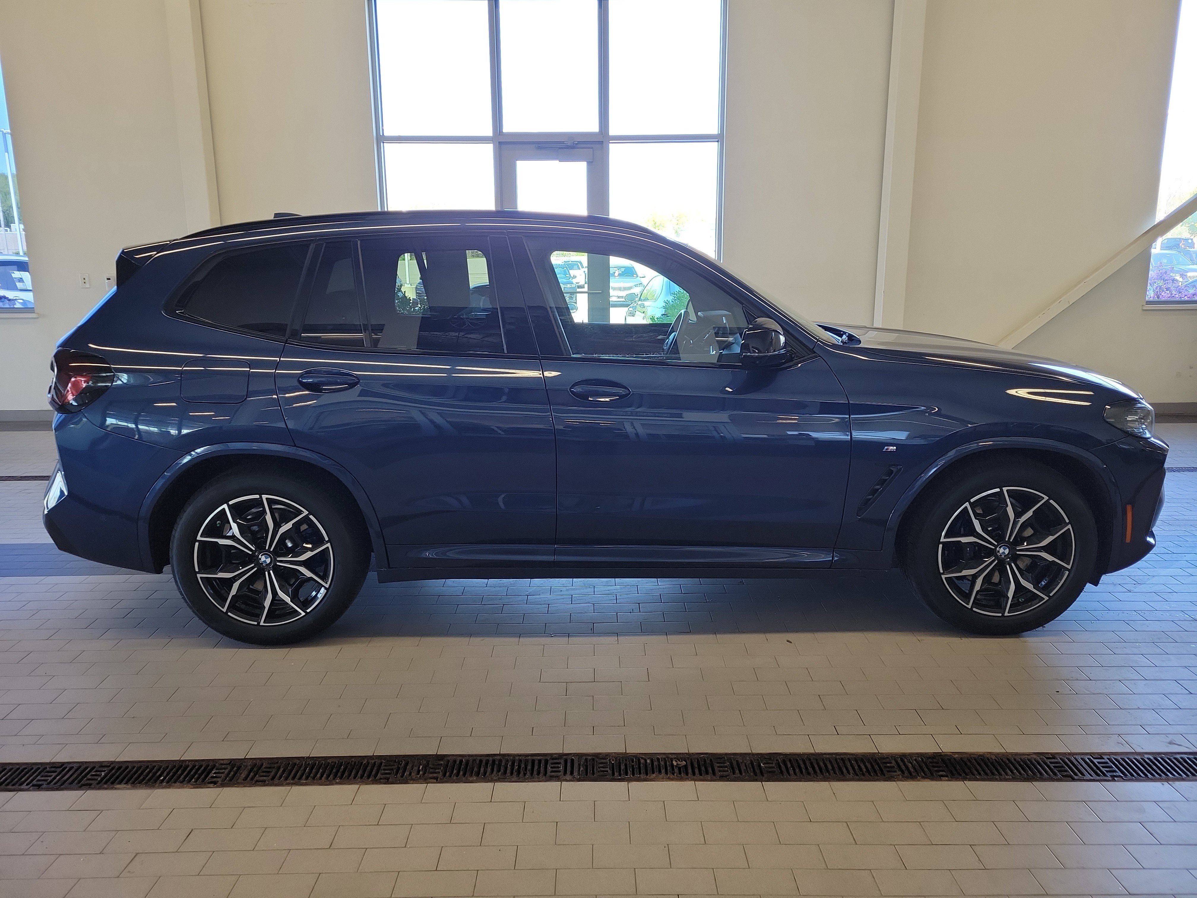 Used 2022 BMW X3 M40i AWD/4WD image 4